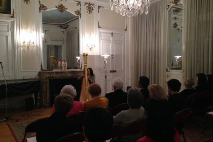 Концерт за арфа в българското посолствов Париж